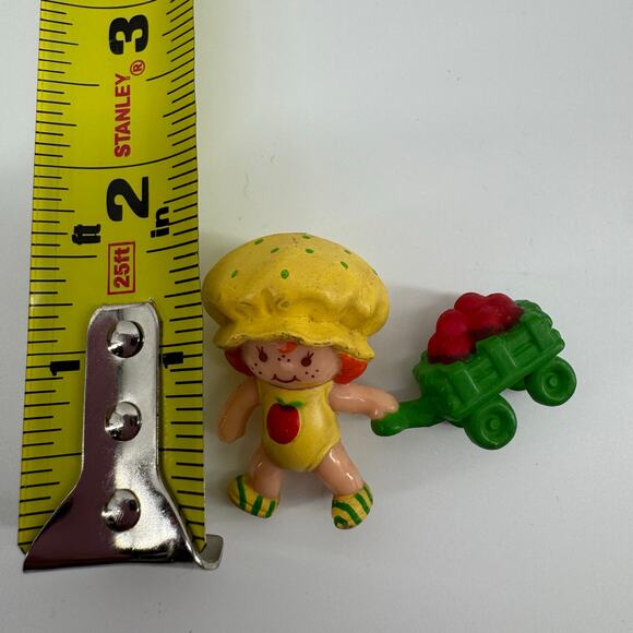 1982 Kenner Apple Dumplin’ with Apple Cart Strawberry Shortcake Figure Vintage - Picture 4 of 4